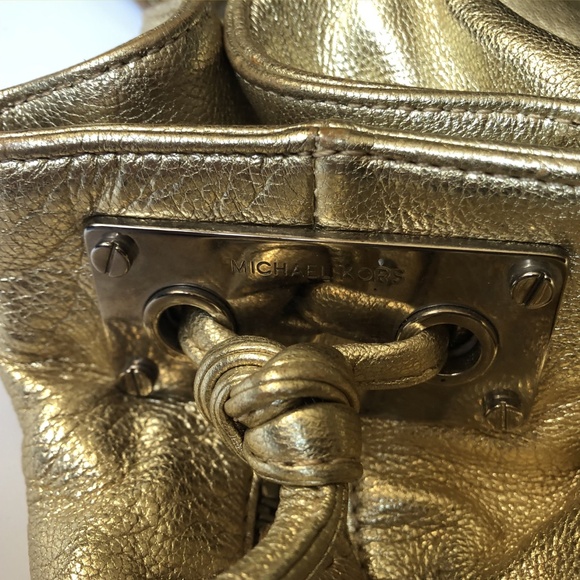 Micheal Kors Gold Runway bag - Picture 6 of 7
